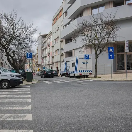 15 - Mulberry Hill * Lisboa